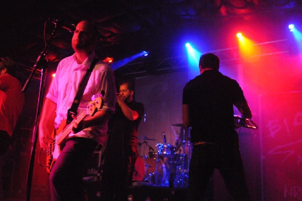 Big D & The Kids Table