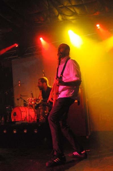 Big D & The Kids Table