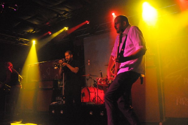 Big D & The Kids Table