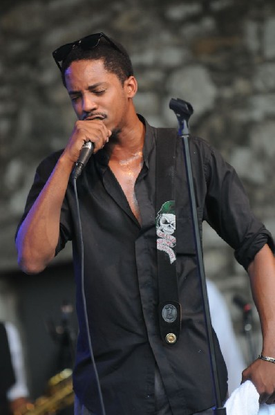 Black Joe Lewis and the Honeybears at Stubb's BarBQ