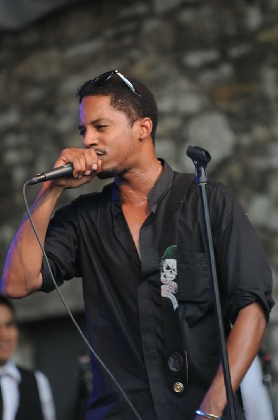 Black Joe Lewis and the Honeybears at Stubb's BarBQ