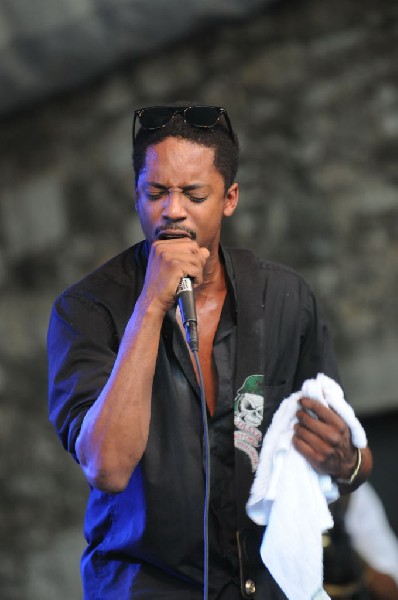 Black Joe Lewis and the Honeybears at Stubb's BarBQ