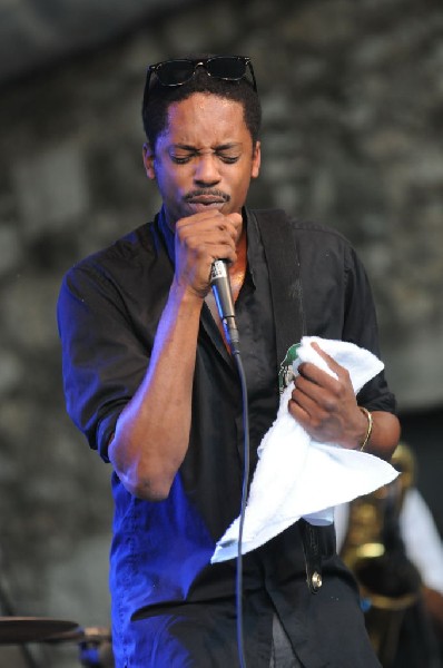 Black Joe Lewis and the Honeybears at Stubb's BarBQ