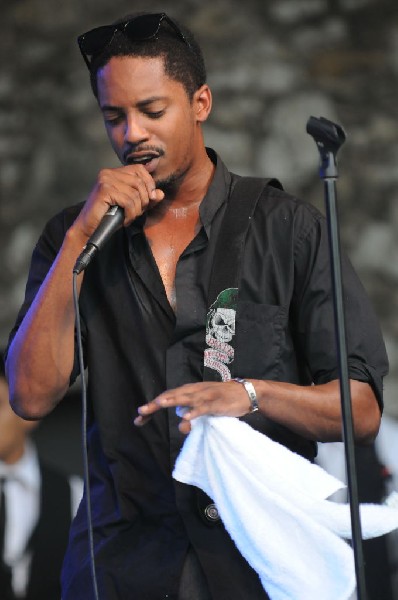 Black Joe Lewis and the Honeybears at Stubb's BarBQ