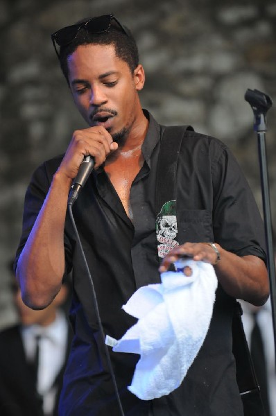 Black Joe Lewis and the Honeybears at Stubb's BarBQ