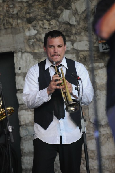Black Joe Lewis and the Honeybears at Stubb's BarBQ