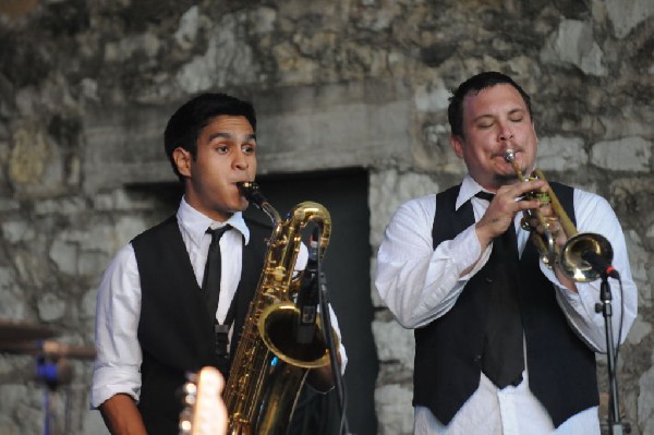 Black Joe Lewis and the Honeybears at Stubb's BarBQ