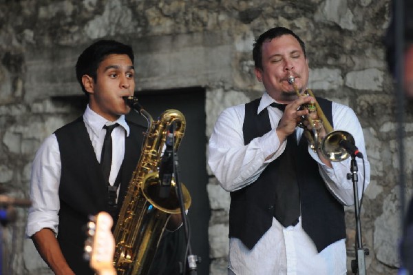 Black Joe Lewis and the Honeybears at Stubb's BarBQ