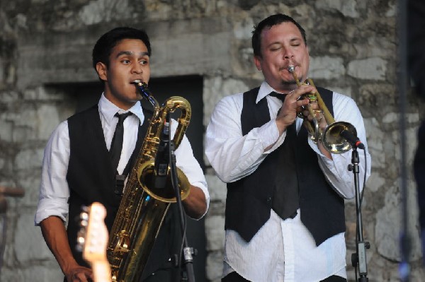 Black Joe Lewis and the Honeybears at Stubb's BarBQ