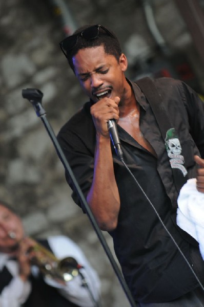 Black Joe Lewis and the Honeybears at Stubb's BarBQ