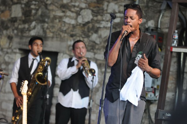 Black Joe Lewis and the Honeybears at Stubb's BarBQ