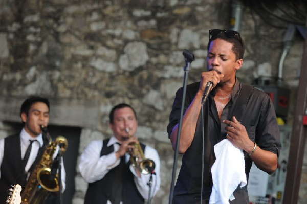 Black Joe Lewis and the Honeybears at Stubb's BarBQ