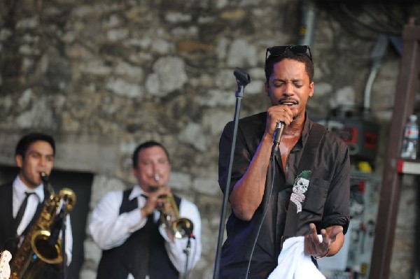 Black Joe Lewis and the Honeybears at Stubb's BarBQ