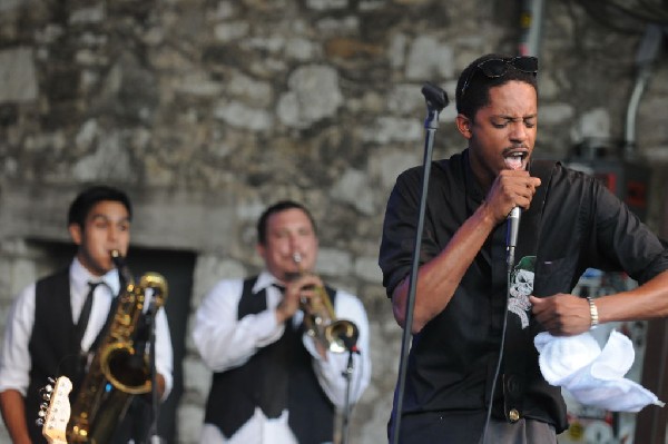 Black Joe Lewis and the Honeybears at Stubb's BarBQ