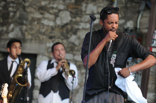 Black Joe Lewis and the Honeybears at Stubb's BarBQ