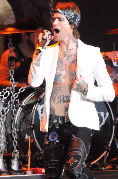 Buck Cherry at the Verizon Wireless Amphitheater, Selma, Texas