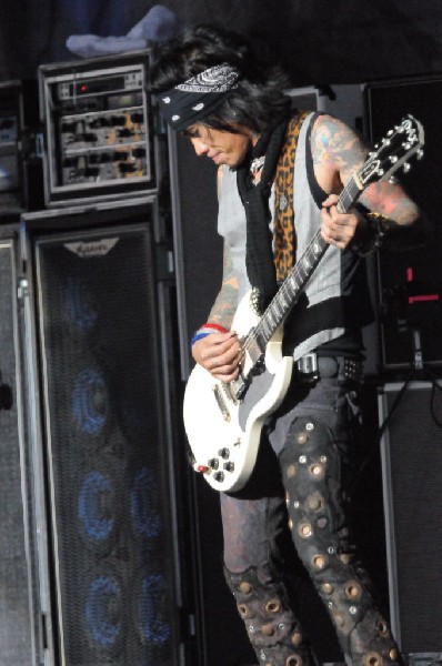 Buck Cherry at the Verizon Wireless Amphitheater, Selma, Texas