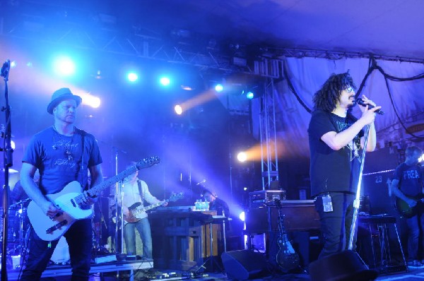 Counting Crows at Stubb's BarBQ, Austin, TX 11/10/12 - photo by Jeff Barrin