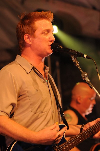 Them Crooked Vultures at Stubb's BarBQ, Austin, Texas - 10/01/09