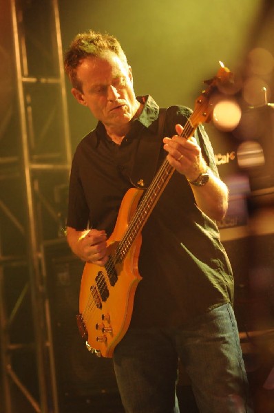 Them Crooked Vultures at Stubb's BarBQ, Austin, Texas - 10/01/09