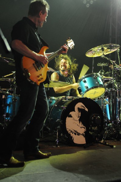 Them Crooked Vultures at Stubb's BarBQ, Austin, Texas - 10/01/09