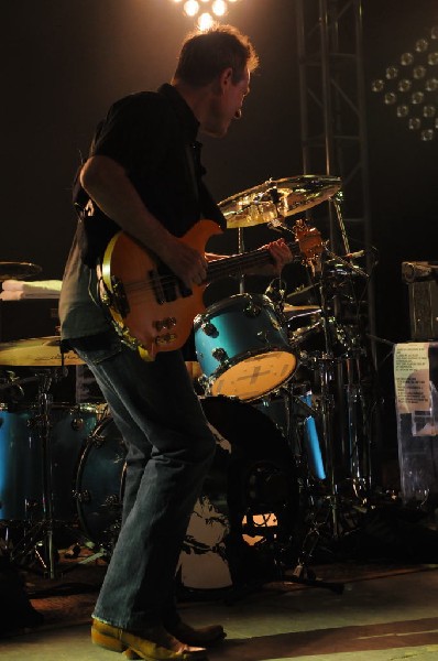 Them Crooked Vultures at Stubb's BarBQ, Austin, Texas - 10/01/09