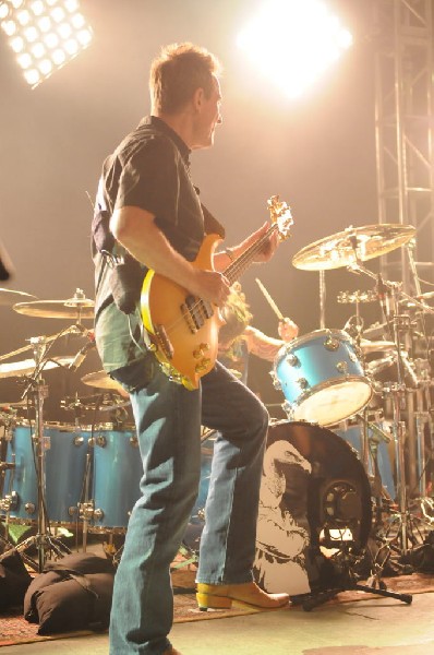 Them Crooked Vultures at Stubb's BarBQ, Austin, Texas - 10/01/09