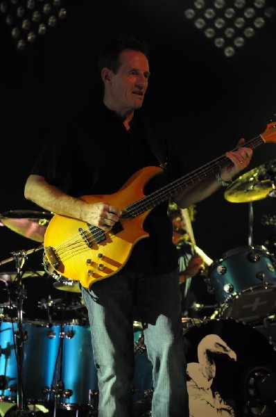 Them Crooked Vultures at Stubb's BarBQ, Austin, Texas - 10/01/09