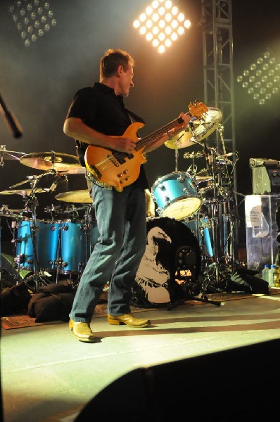 Them Crooked Vultures at Stubb's BarBQ, Austin, Texas - 10/01/09