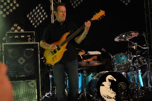 Them Crooked Vultures at Stubb's BarBQ, Austin, Texas - 10/01/09