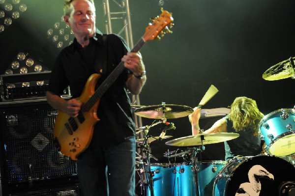 Them Crooked Vultures at Stubb's BarBQ, Austin, Texas - 10/01/09