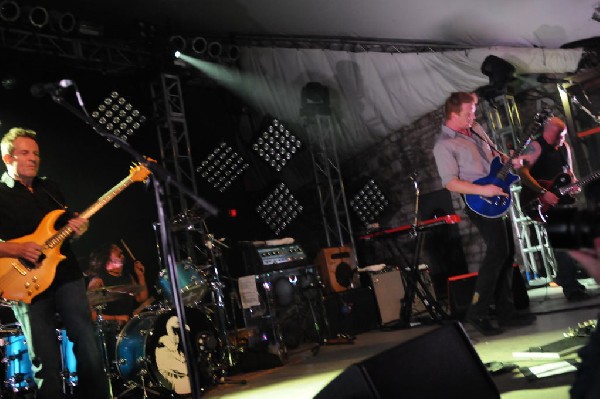 Them Crooked Vultures at Stubb's BarBQ, Austin, Texas - 10/01/09