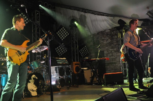 Them Crooked Vultures at Stubb's BarBQ, Austin, Texas - 10/01/09