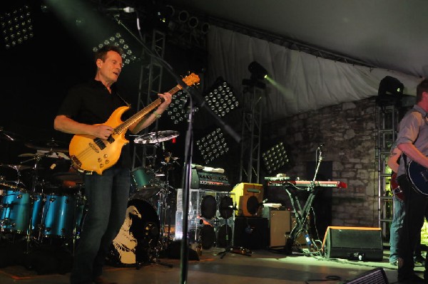 Them Crooked Vultures at Stubb's BarBQ, Austin, Texas - 10/01/09