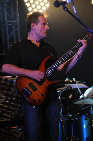 Them Crooked Vultures at Stubb's BarBQ, Austin, Texas - 10/01/09