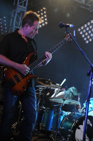 Them Crooked Vultures at Stubb's BarBQ, Austin, Texas - 10/01/09