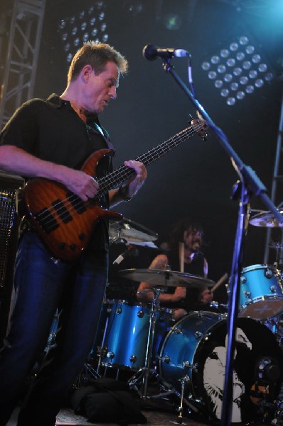 Them Crooked Vultures at Stubb's BarBQ, Austin, Texas - 10/01/09