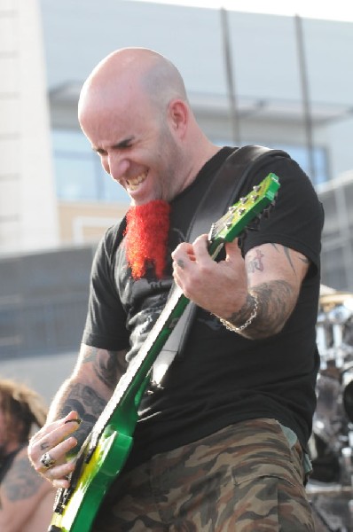 Dimebag Tribute at Ozzfest 2008