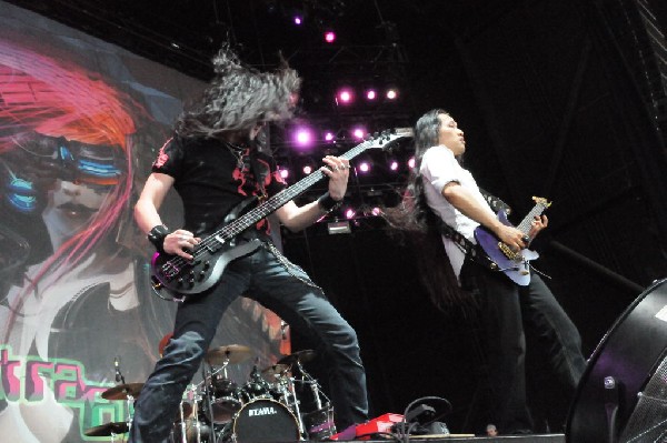 Dragonforce at the Mayhem Festival Verizon Wireless Amphitheater