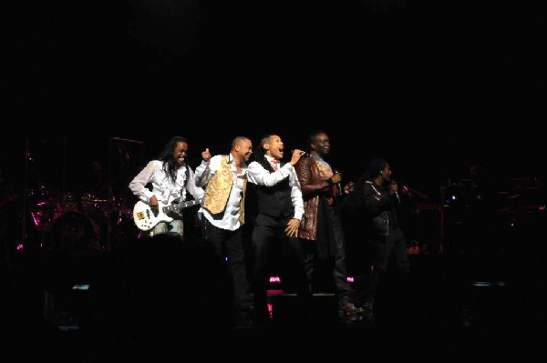 Earth, Wind & Fire at ACL Live at the Moody Theater, 03/01/2012, Austin