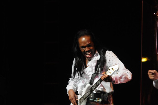 Earth, Wind & Fire at ACL Live at the Moody Theater, 03/01/2012, Austin