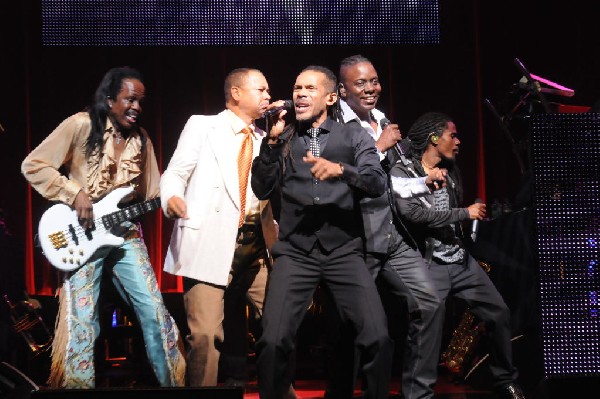 Earth, Wind & Fire at ACL Live at the Moody Theater, Austin, Texas 06/1