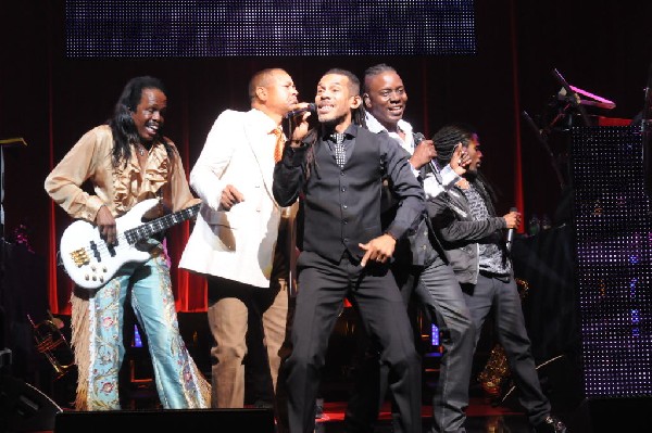 Earth, Wind & Fire at ACL Live at the Moody Theater, Austin, Texas 06/1