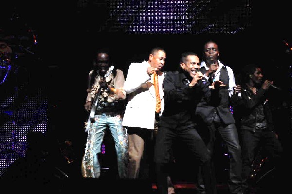 Earth, Wind & Fire at ACL Live at the Moody Theater, Austin, Texas 06/1