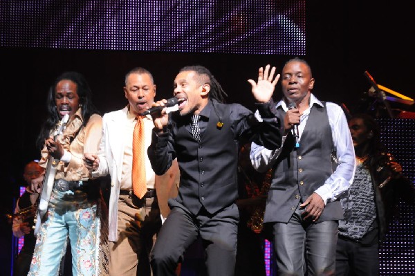 Earth, Wind & Fire at ACL Live at the Moody Theater, Austin, Texas 06/1