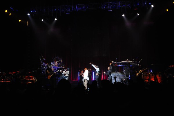 Earth, Wind & Fire at ACL Live at the Moody Theater, Austin, Texas 06/1