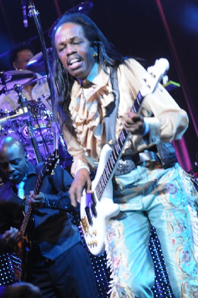 Earth, Wind & Fire at ACL Live at the Moody Theater, Austin, Texas 06/1