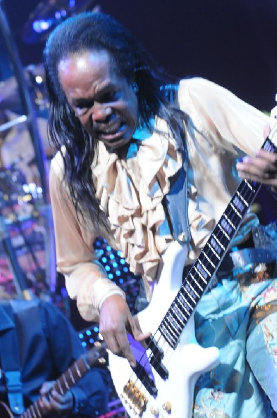 Earth, Wind & Fire at ACL Live at the Moody Theater, Austin, Texas 06/1