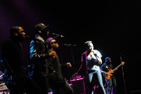 Estelle at the Bass Concert Hall