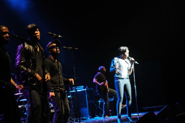 Estelle at the Bass Concert Hall